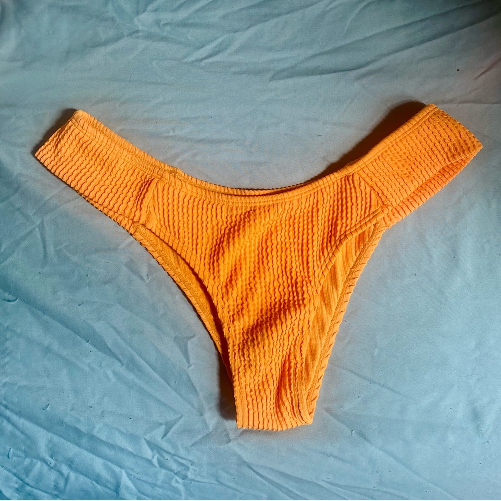 Textured yellow bikini bottom
